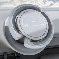 Adaptable Shapeshifting Steering Wheels Image 3