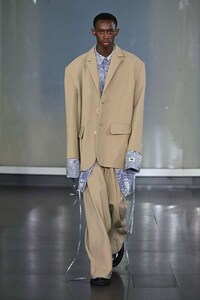 Symbolic Contemporary Fashion Collections Image 3