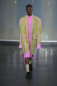 Symbolic Contemporary Fashion Collections Image 6