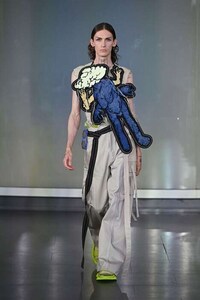 Symbolic Contemporary Fashion Collections Image 8