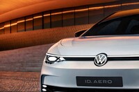 Luxe All-Electric Vehicles Image 2