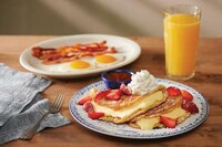 Dessert-Filled Pancake Dishes Image 1