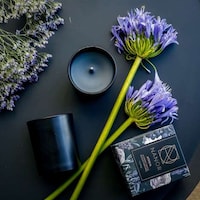 Chic All-Black Luxury Candles Image 2