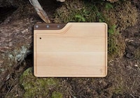 Portable Knife-Equipped Cutting Boards Image 3