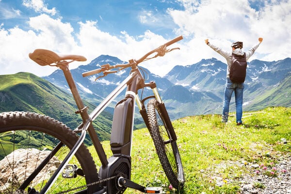 Bike-Accommodating Digital Maps