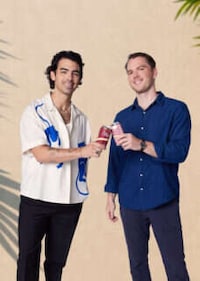 Musician-Backed Canned Cocktails Image 3