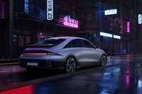Future-Forward Electric Sedans Image 2