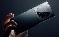 Premium Camera-Equipped Smartphones Image 1