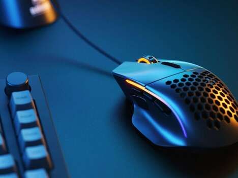 DAMYSUS WIRELESS RGB Ergonomic Gaming Mouse