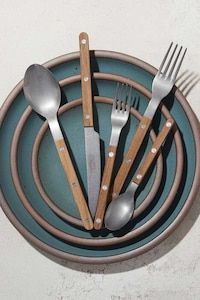 Mediterranean-Themed Glazed Homeware Image 4