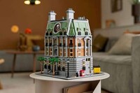 Film-Themed Building Block Toys Image 1