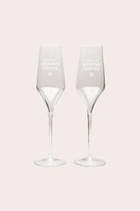 Dating App Wedding Capsules Image 8
