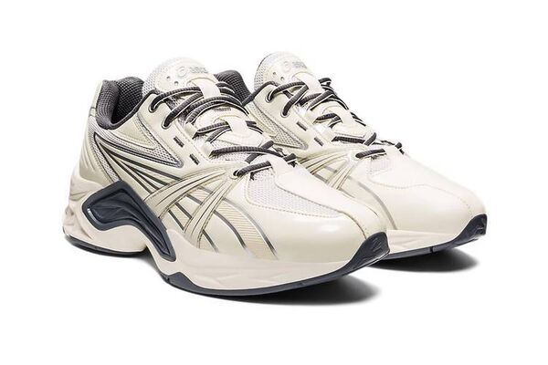 Sleek Tonal Summer-Ready Runners Image 2