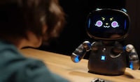 Diminutive DIY Desktop Robots Image 1