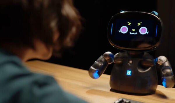 Diminutive DIY Desktop Robots