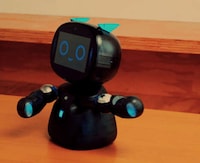 Diminutive DIY Desktop Robots Image 3