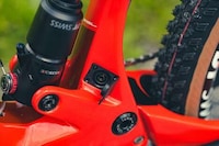 Lightweight E-Mountain Bikes Image 3