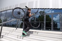 Lightweight Carriable E-Bikes Image 1