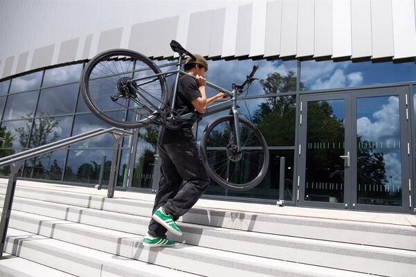 Lightweight Carriable E-Bikes