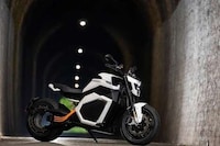 Hubless Electric Motorcycles Image 2