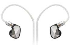 Dual-Diaphragm Earphones