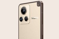 Traveler-Targeted Smartphones Image 6