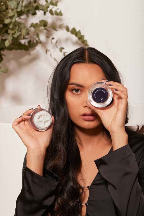 Self-Activated Retinol Powders