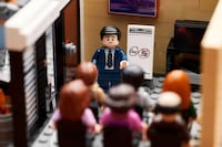 Sitcom Building Block Sets Image 8