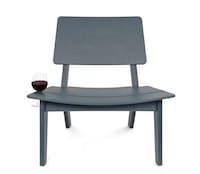 Drink-Holding Outdoor Lounge Chairs Image 3