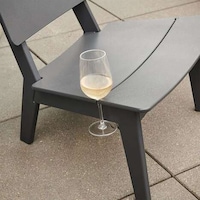 Drink-Holding Outdoor Lounge Chairs Image 4