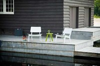 Drink-Holding Outdoor Lounge Chairs Image 6