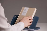 Music-Playing Book Stands Image 2