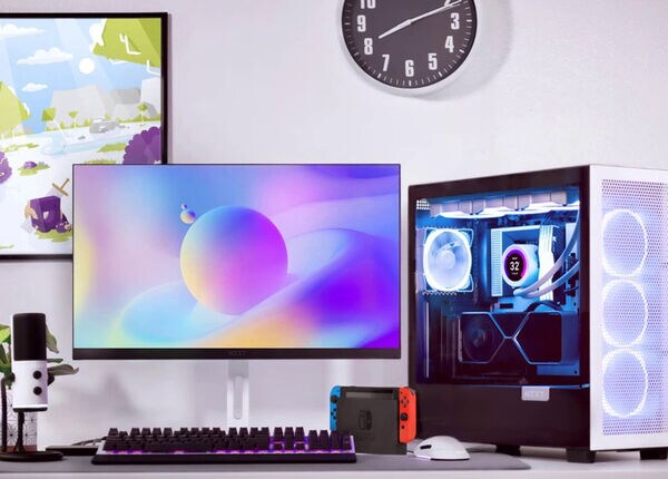 Immersive Flicker-Free Gaming Monitors