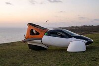 Aerodynamic Electric Camping Cars Image 2