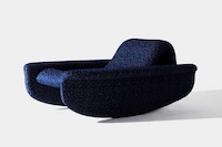 Soothing Boat-Like Lounge Chairs Image 1