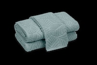 Luxurious Textured Soft Towels Image 3