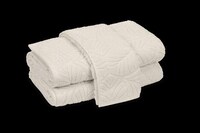 Luxurious Textured Soft Towels Image 4