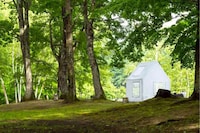 Inflatable House-Shaped Tents Image 3