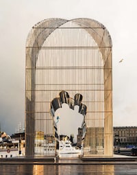 Cage-Inspired Arch Installations Image 3