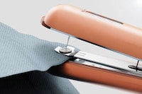 Handheld Garment Repair Devices Image 2