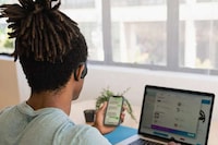 Glasses-Friendly Open-Ear Headphones Image 3