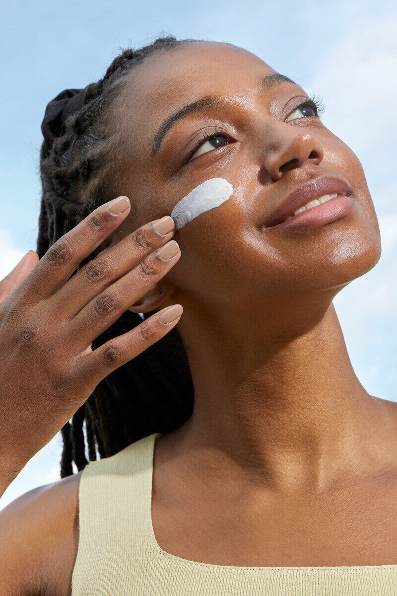 Lightweight Semi-Matte Sunscreens