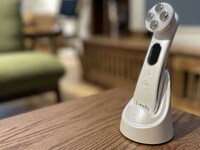 Light-Powered Skincare Devices Image 7