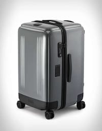 Suitcase-Style Travel Trunks Image 2