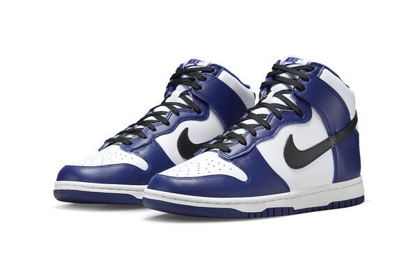 Sleek Navy High-Top Sneakers : nike dunk high 1