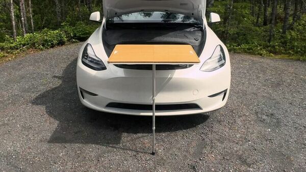 Electric Vehicle Dining Tables