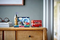 City-Focused Postcard Sets Image 2