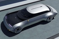 Contoured Limousine-Like Supercars Image 3