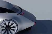 Contoured Limousine-Like Supercars Image 6