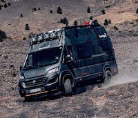 Outdoor Sports Lifestyle Vans Image 6
